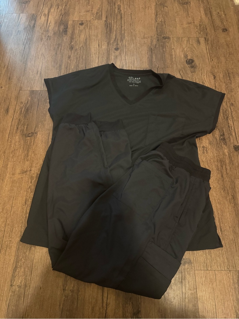 Women’s scrub set